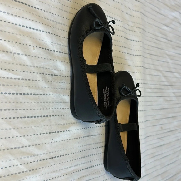 H&M - NWOT - Black Ballet Flats. Size 8.5 - Picture 5 of 7